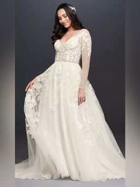 Galina Signature Illusion Sleeve Plunging Ball Gown Wedding Dress Size 2